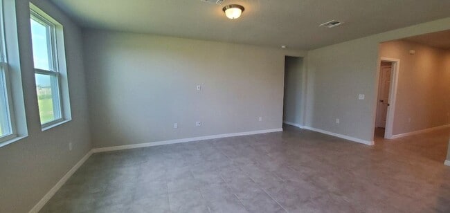 Photo - LIKE NEW!! 3-Bedroom, 2-Bathroom in Winter...