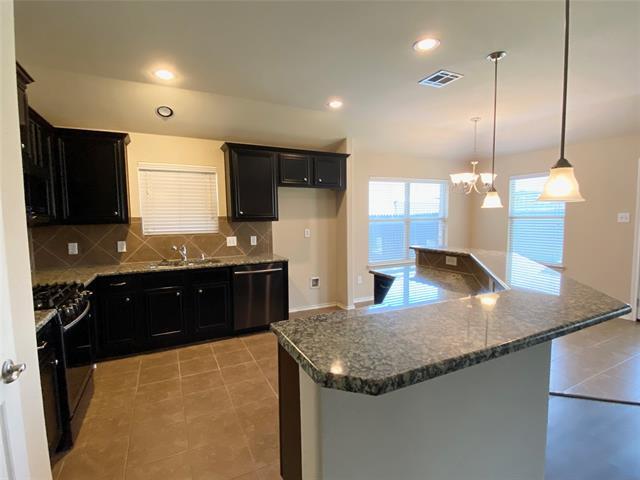 Photo - 848 Lake Forest Trl