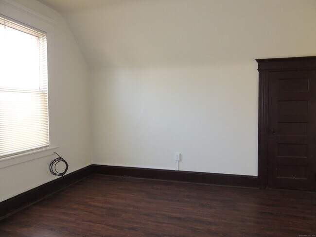 Photo - 125 Wilson St Unit 3rd Fl