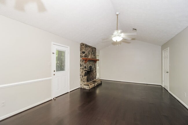 Photo - 147 Old Mill Trail SW