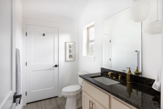 Photo - 1940 Green Hill Dr