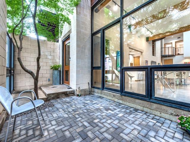 Photo - 3827 Commerce St