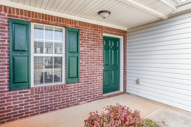 Photo - 4085 Mission Way