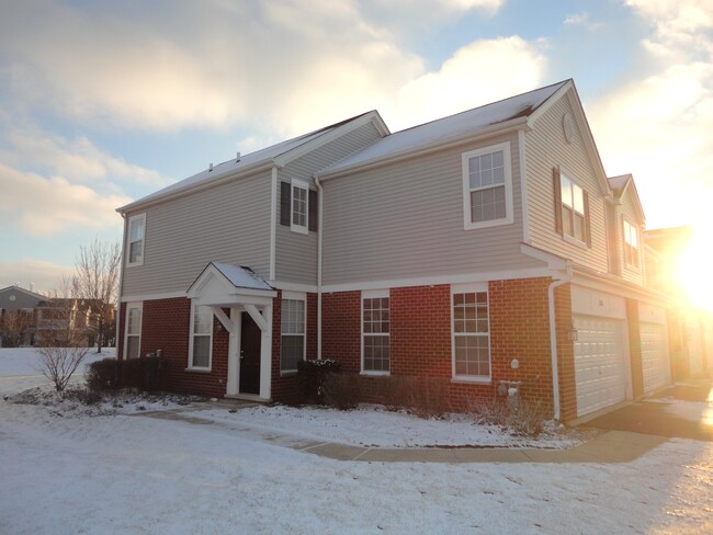 Photo - 626 Springbrook Trail N Townhome