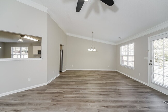 Photo - 101 Leafmore Ct