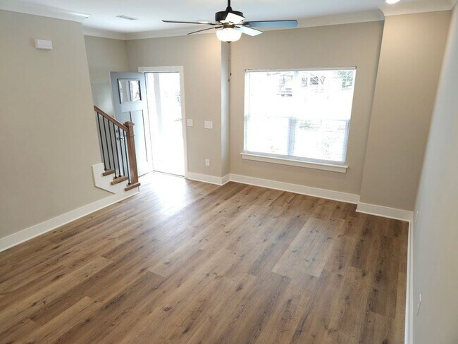 Photo - 719 Crestland Ave Unit B4