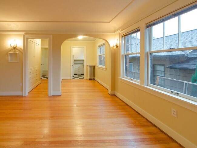 Photo - Oriana Apartments