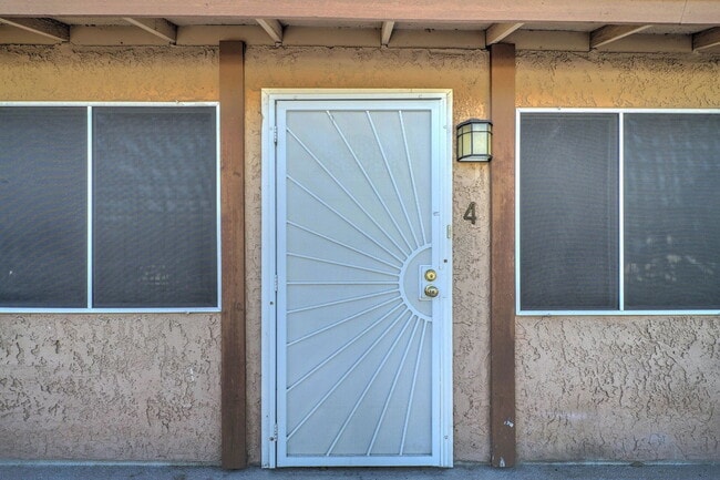 Photo - 3301 W Loma Ln