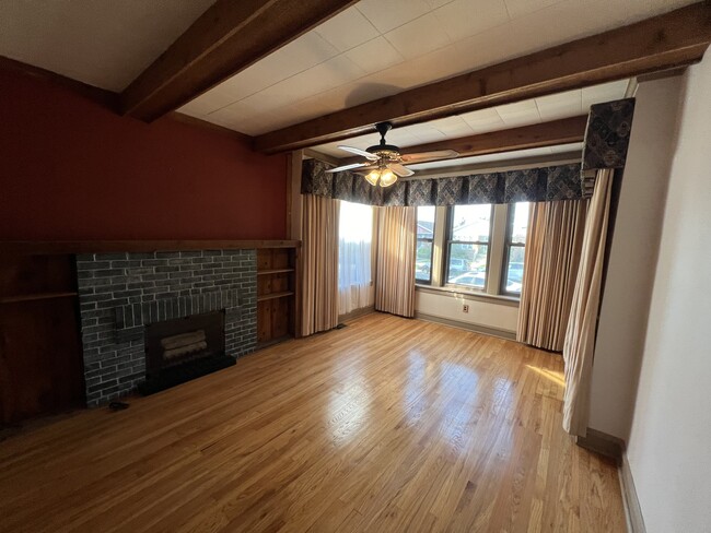 Living Room - 5833 W 64th Plz Apartments Unit 1