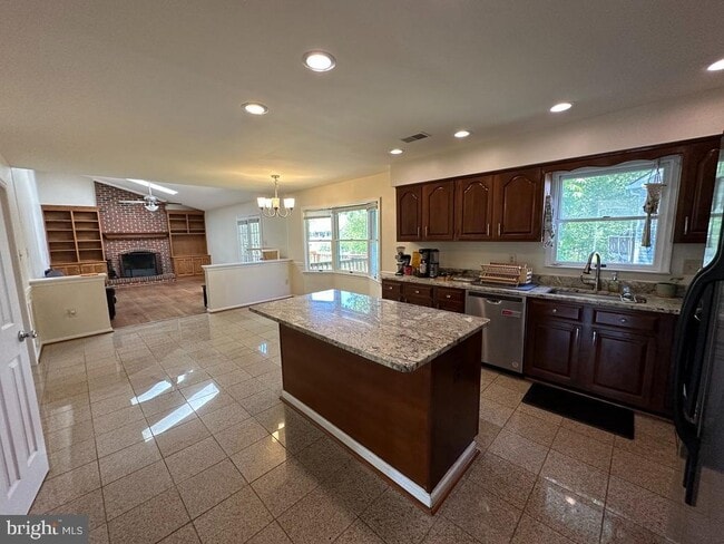 Photo - 893 Broad Oaks Dr