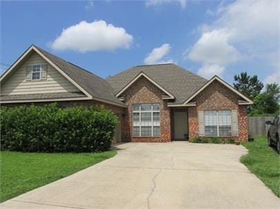 Coming soon 3 BD/2 BTH Available 10/15 - Coming soon 3 BD/2 BTH Available 10/15 House