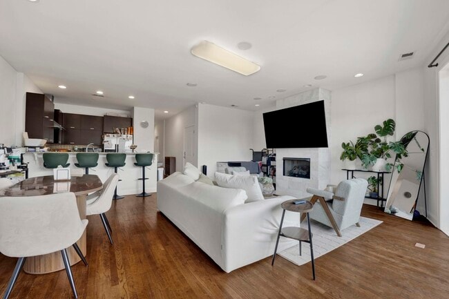 Photo - 3505 N Elston Ave