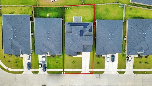 Photo - 31515 Avebury Lake Ln House