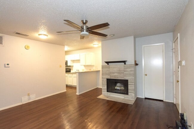 Photo - 3115 Helms St Unit 106