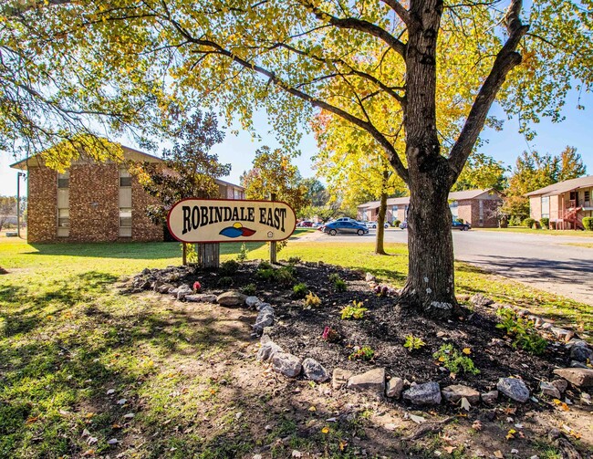 Robindale-East Apartments - Robindale-East Apartments