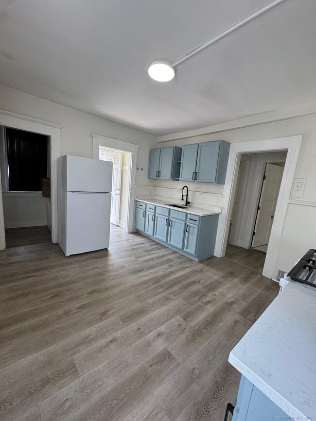 Building Photo - 133 Ash St Unit 2 Rental