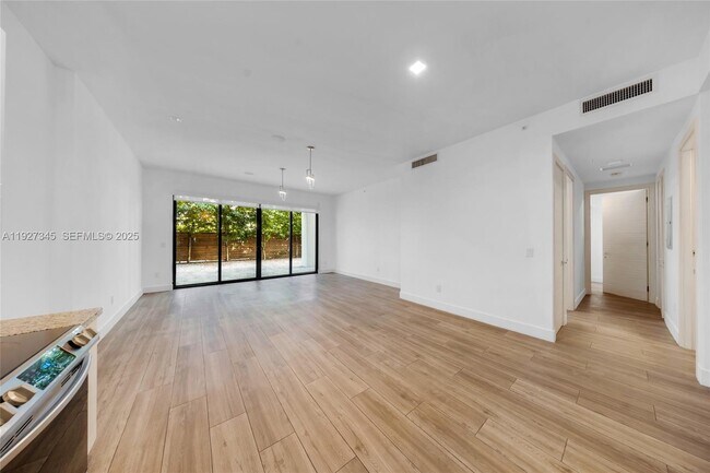 Photo - 3265 Bird Ave Unit 102