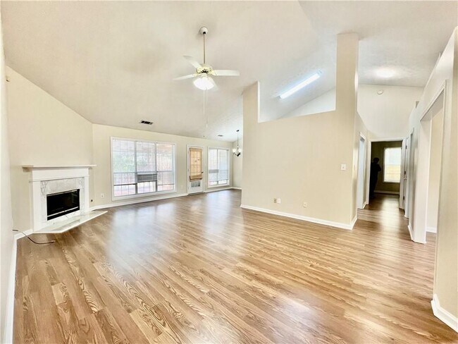 Photo - 3287 Crossfield Ln