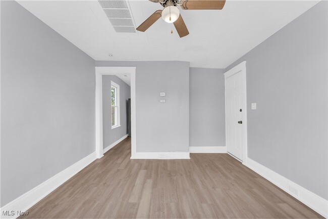 Photo - 11702 Brookfield Ave Unidad 2/UP