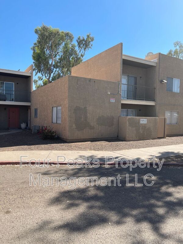 Building Photo - 2813 E Paradise Ln