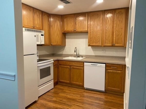 Photo - 18 Williamsburg Ct Unit 1