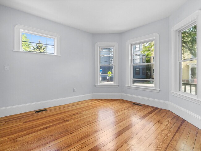 Photo - 98 Elm St Unidad 1