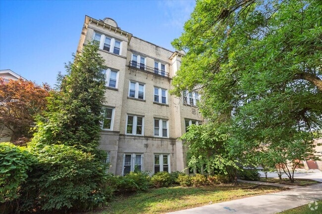 Building Photo - 1145 W Morse Ave Rental
