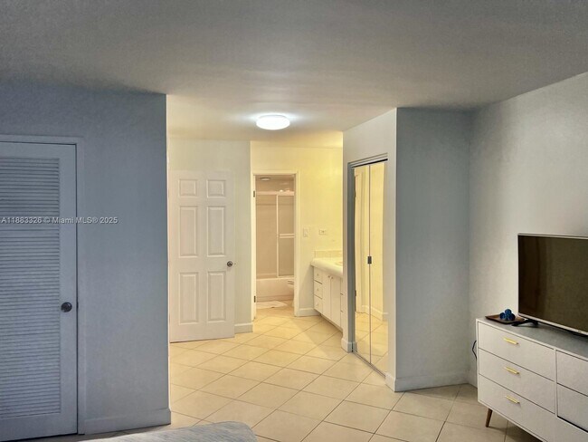 Photo - 7135 Collins Ave Unit 702
