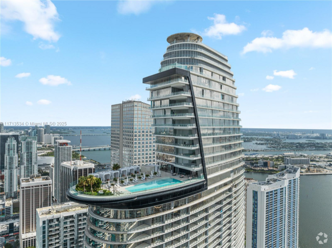 Building Photo - 300 Biscayne Blvd Way Rental