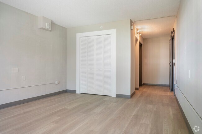 1BR, 1BA - 654SF - Bedroom