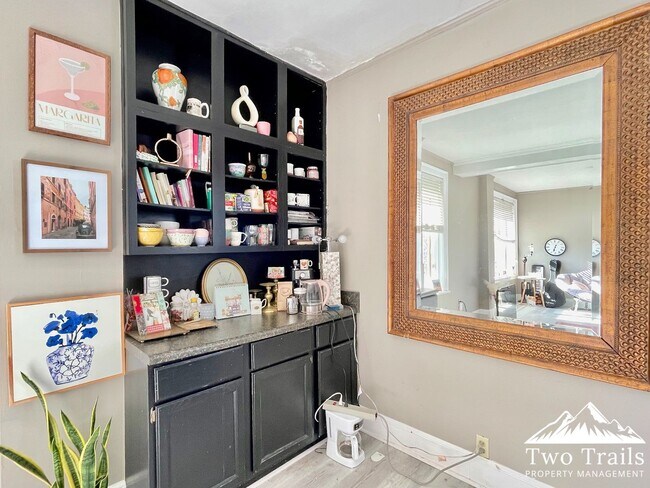 Photo - BEAUTIFUL DOWNTOWN CONDO WITH MOUNTAIN VIEWS