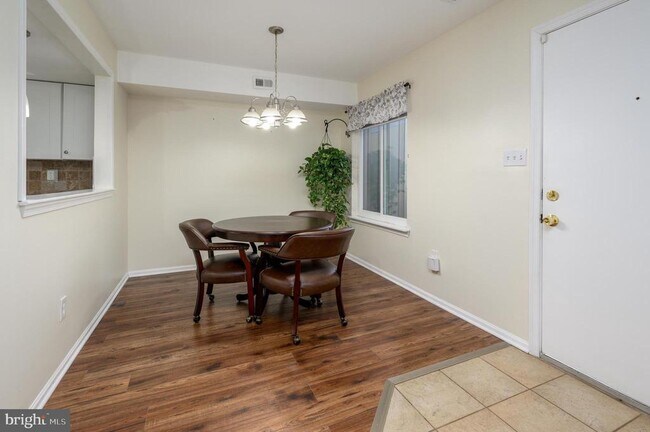 Photo - 339 Woodlake Dr