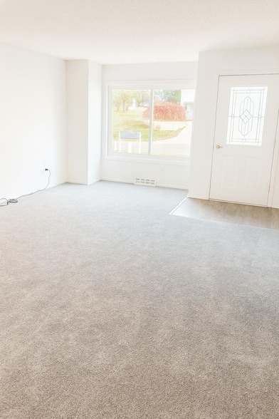 Photo - 9 Heights Rd NE