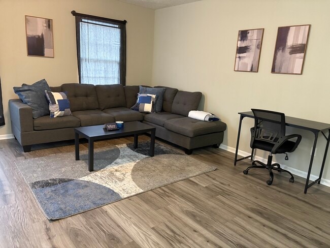 Photo - 1605 Willowby St