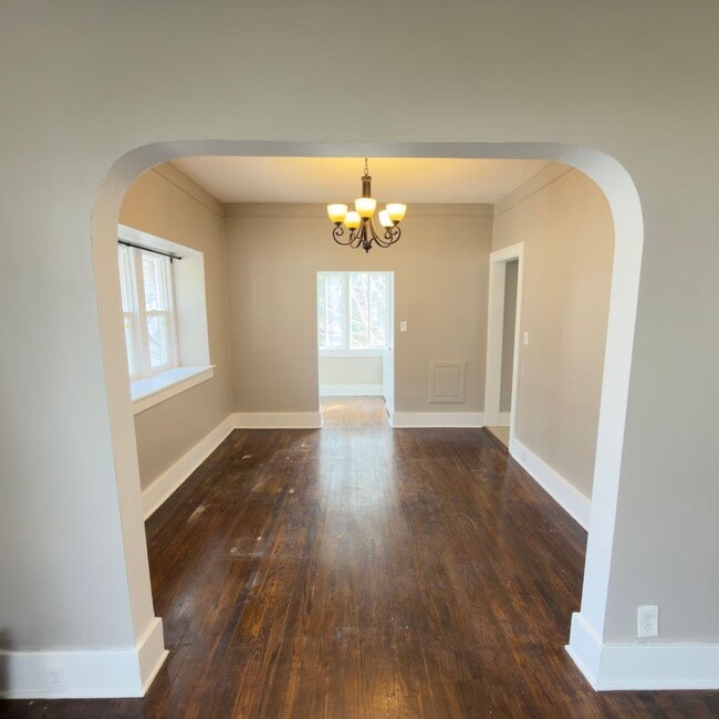 Photo - Charming 3 bedroom home with laundry included!