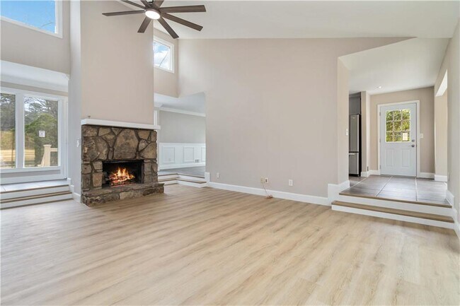 Photo - 3230 Cedar Bluff Dr NE