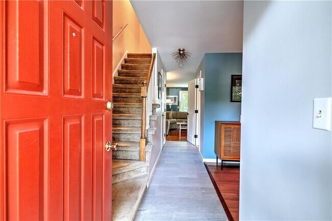 Photo - 28 Marigold Cir