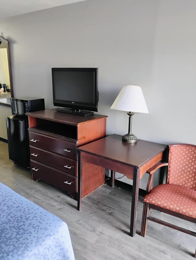 Cadron Commons