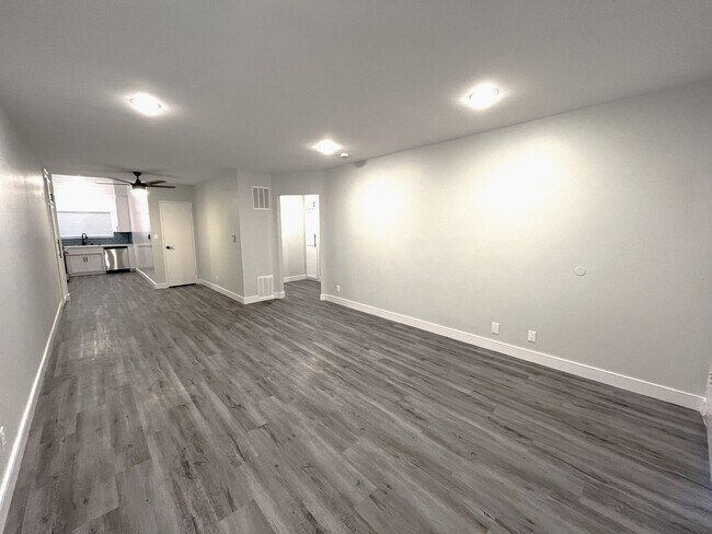 Photo - 123 California Ave