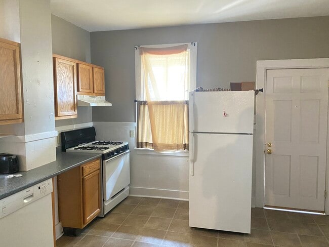 Photo - 715 State St