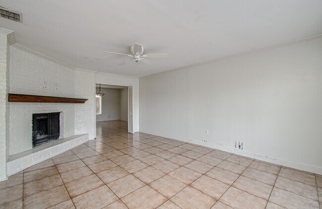 823 S Ripple Creek Dr