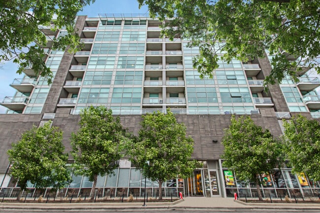 Building Photo - 225 S Sangamon St Unit 405 Rental