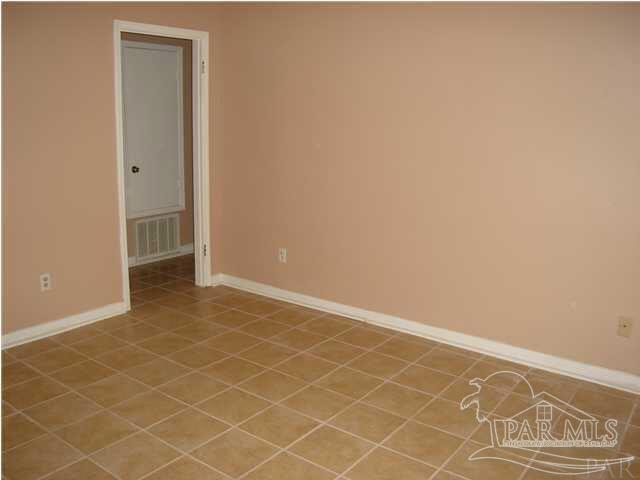 Photo - 205 McClure Dr