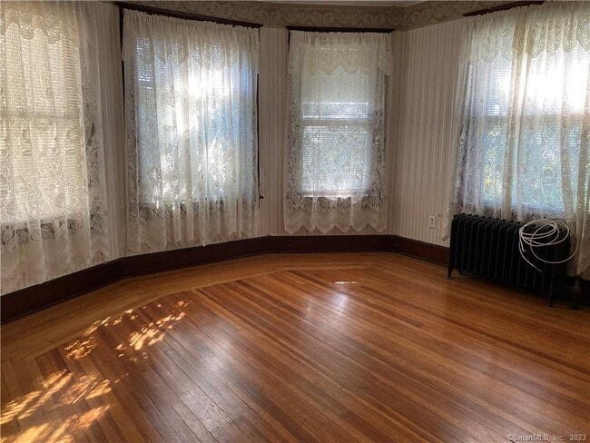 Photo - 32 Latham St