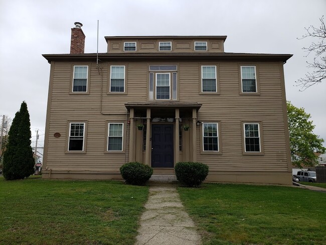 Dr. Artemus Johnson Mansion, 53 Vernon - Pawtucket, RI - 53 Vernon Street Apartamentos