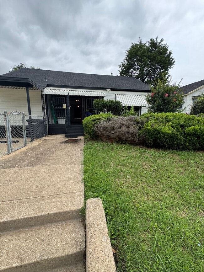 Photo - 1037 Colvin Ave House