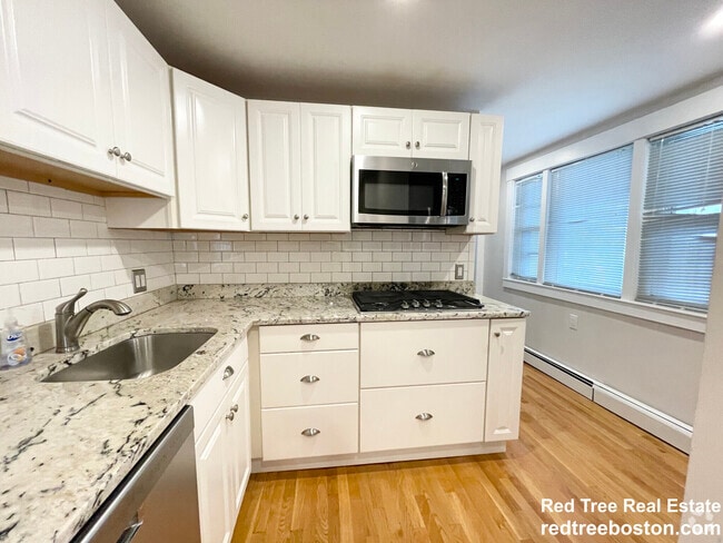 Building Photo - 130 P St Unit 1 Rental