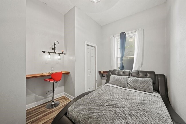 Photo - 3223 Avenue M