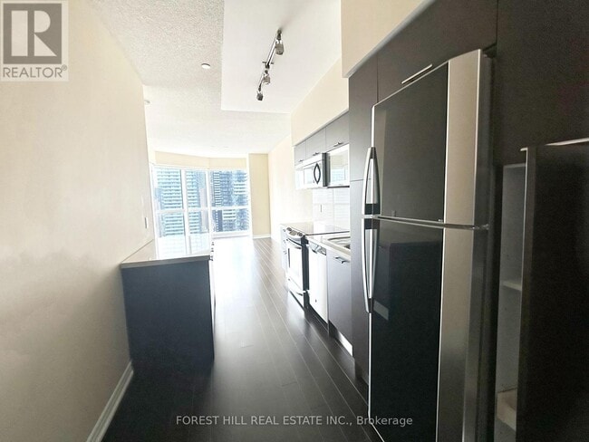 Photo - 386 Yonge St Unit 3416