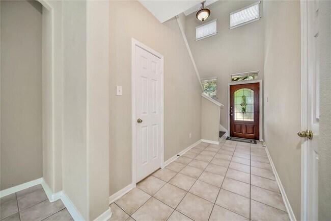 Photo - 111 W Burberry Cir